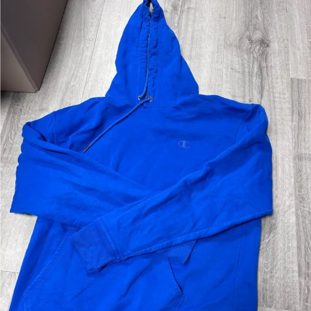 Champion Men's Blue Hoodie Sweater